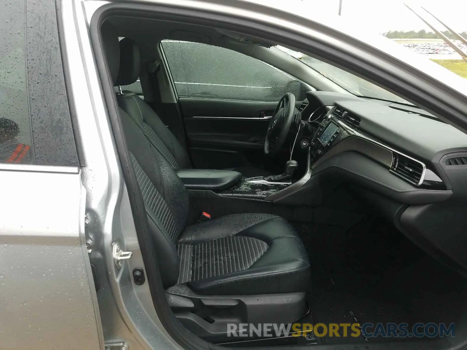 5 Photograph of a damaged car 4T1B11HK9KU783747 TOYOTA CAMRY 2019