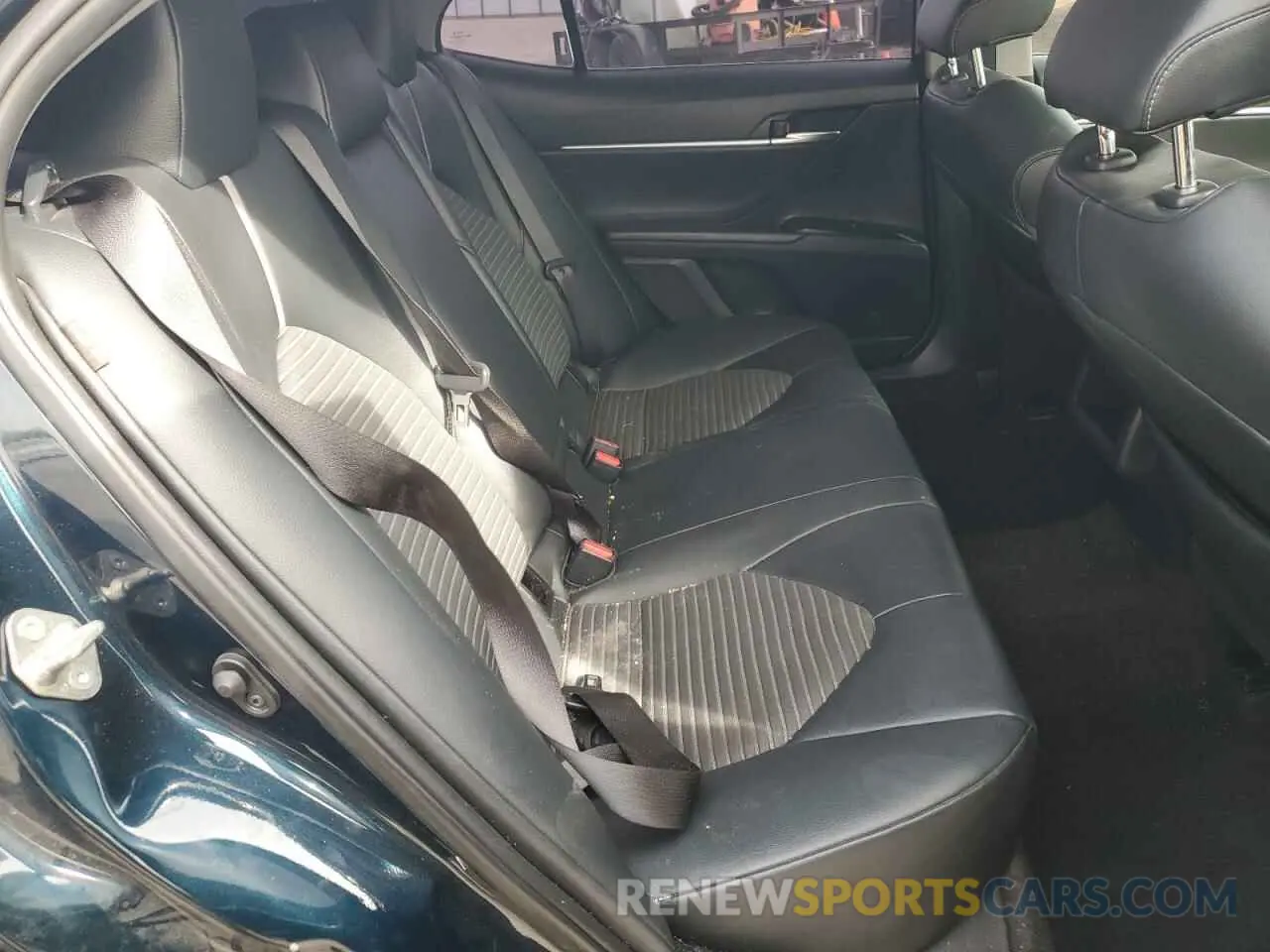 10 Photograph of a damaged car 4T1B11HK9KU795347 TOYOTA CAMRY 2019
