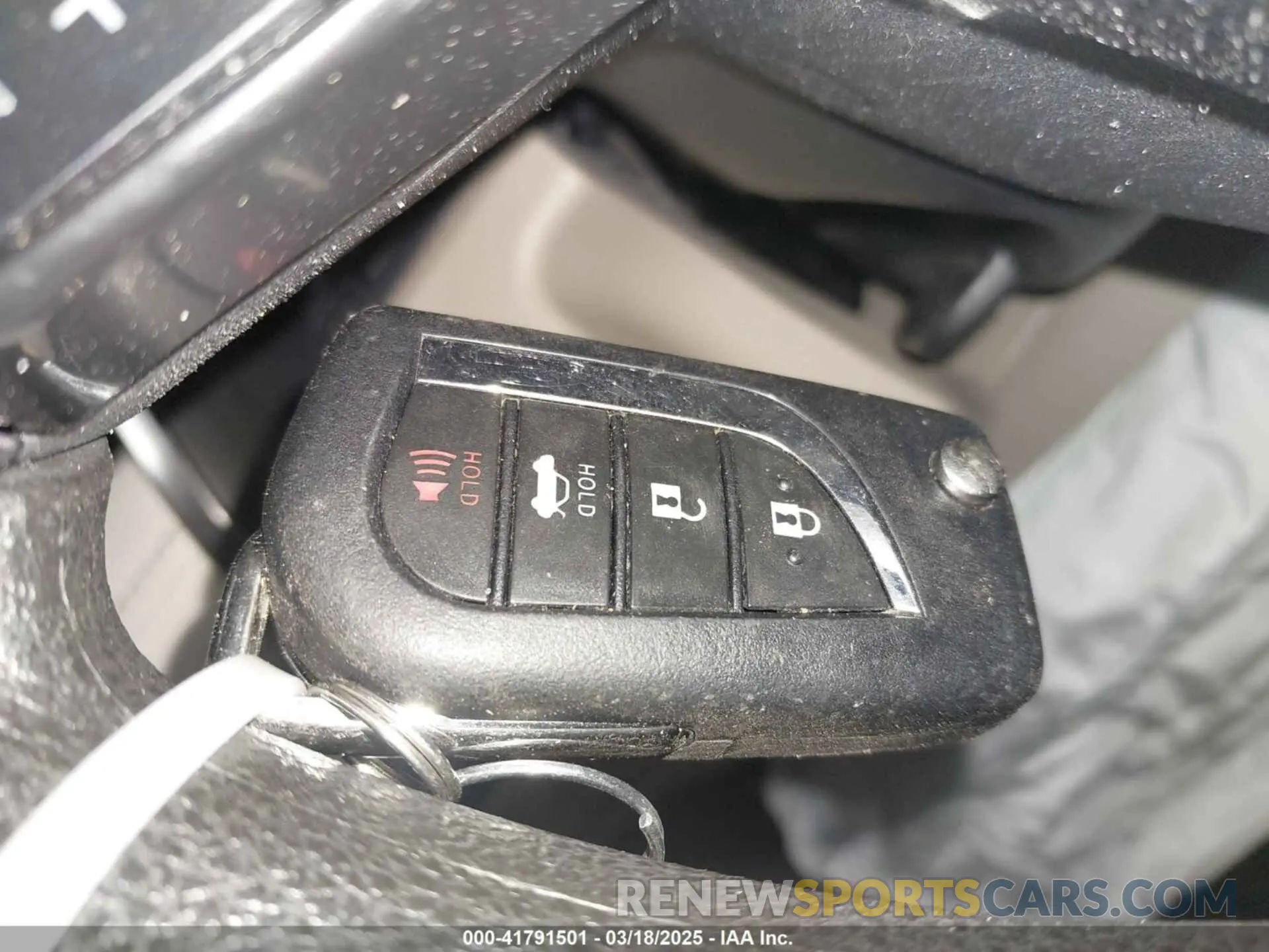 11 Photograph of a damaged car 4T1B11HK9KU799978 TOYOTA CAMRY 2019