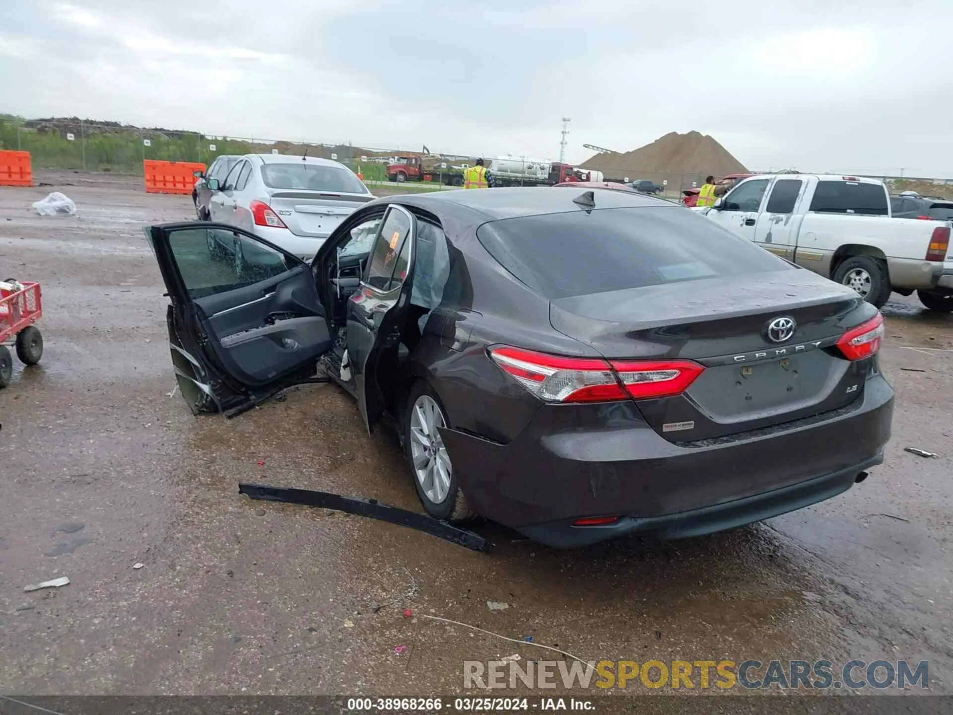 3 Photograph of a damaged car 4T1B11HK9KU804435 TOYOTA CAMRY 2019
