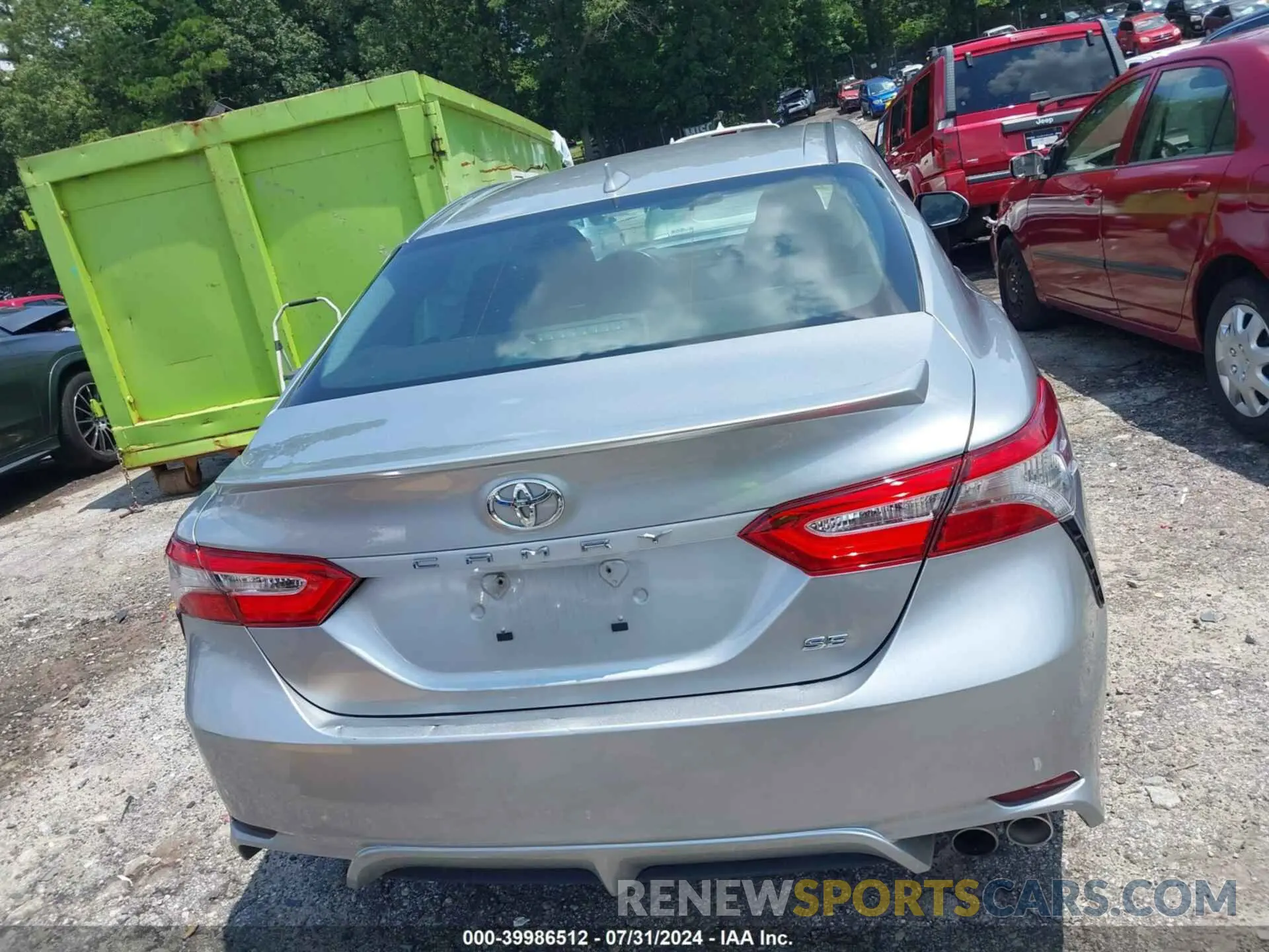 16 Photograph of a damaged car 4T1B11HK9KU812728 TOYOTA CAMRY 2019