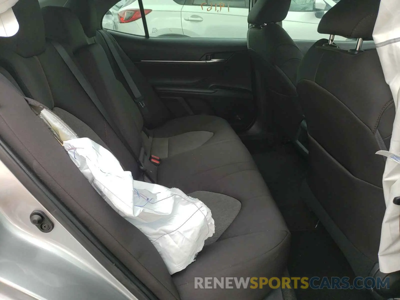 6 Photograph of a damaged car 4T1B11HK9KU820988 TOYOTA CAMRY 2019