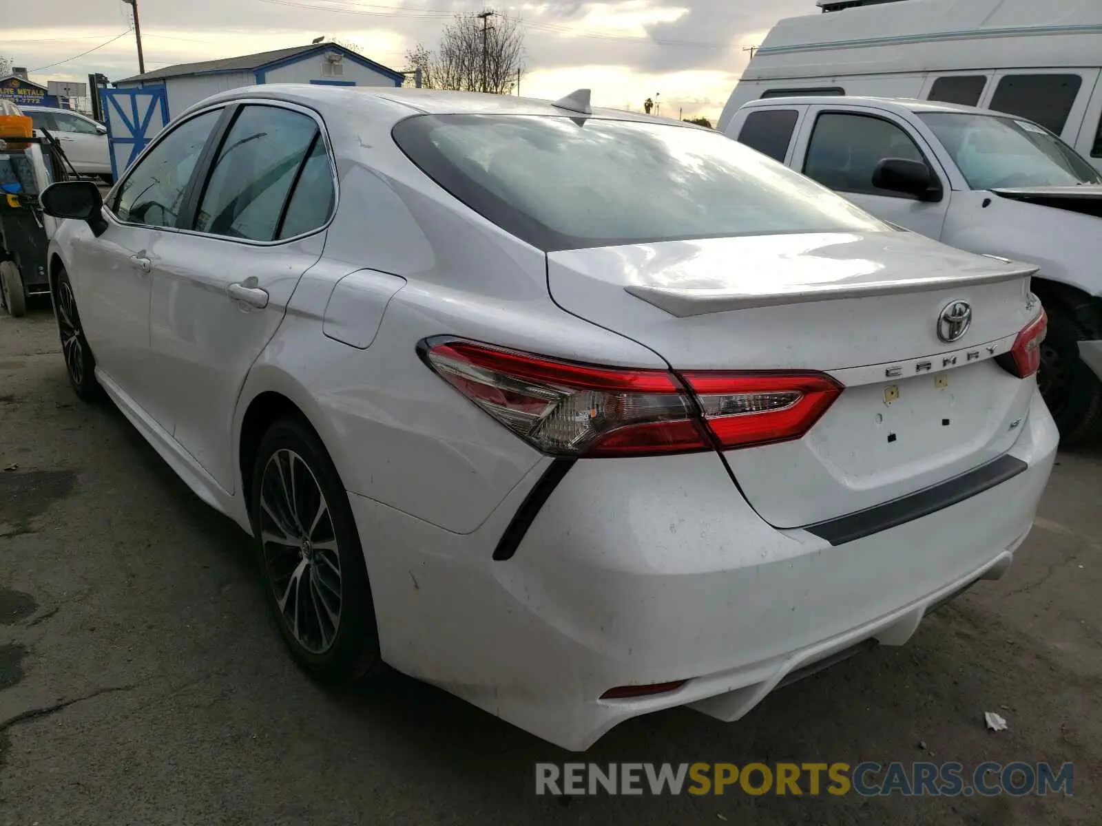 3 Photograph of a damaged car 4T1B11HK9KU831893 TOYOTA CAMRY 2019
