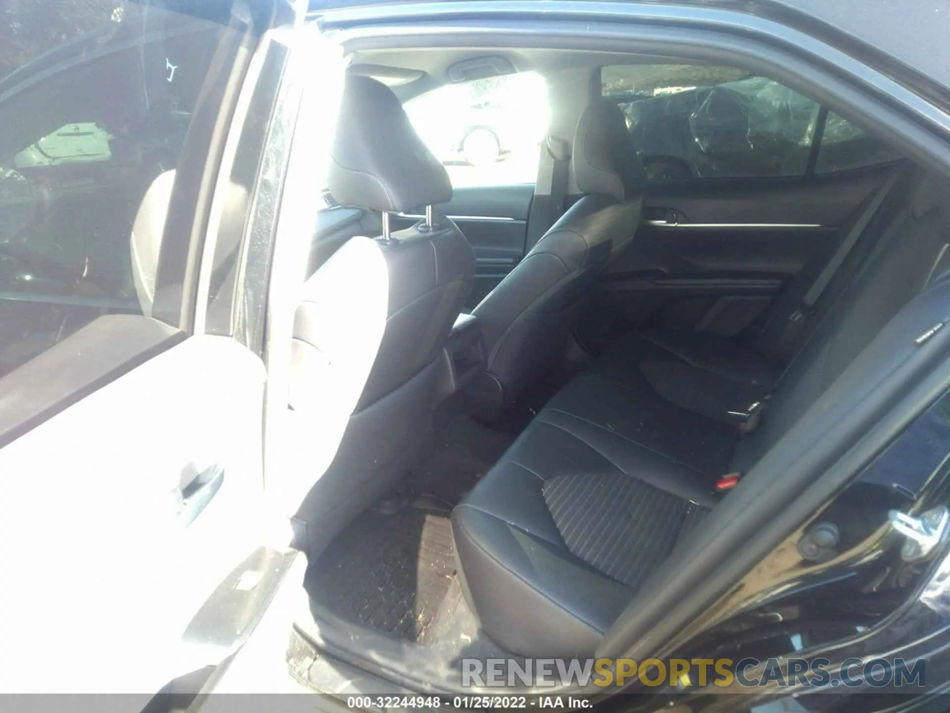 8 Photograph of a damaged car 4T1B11HK9KU836043 TOYOTA CAMRY 2019