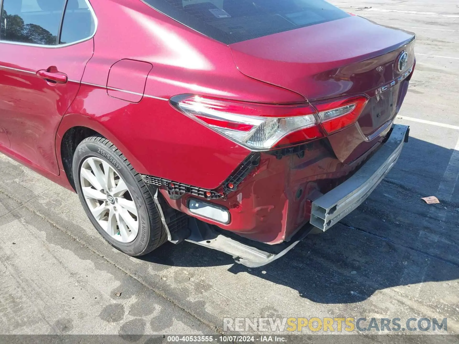 18 Photograph of a damaged car 4T1B11HK9KU845180 TOYOTA CAMRY 2019