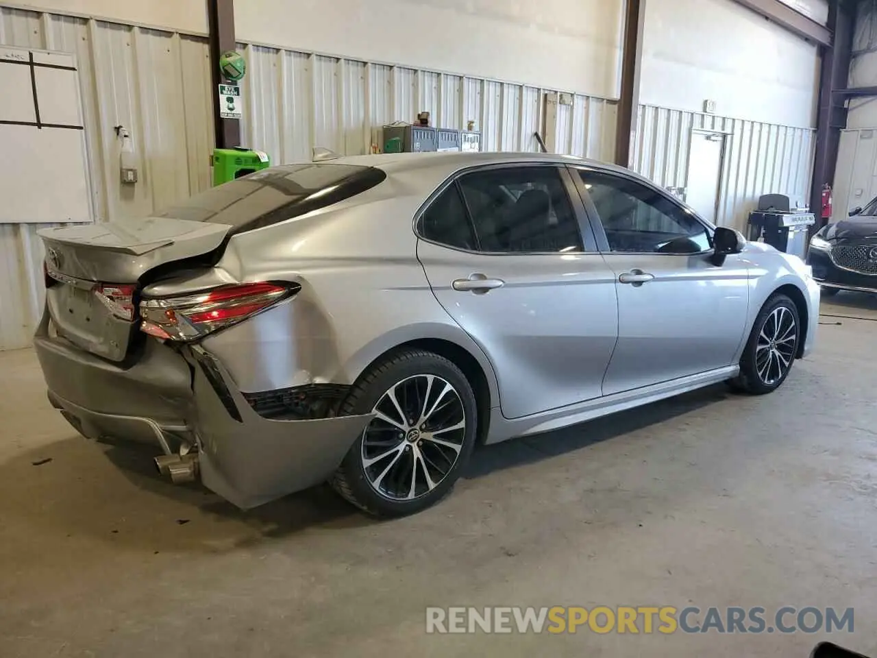 3 Фотография поврежденного автомобиля 4T1B11HK9KU847365 TOYOTA CAMRY 2019