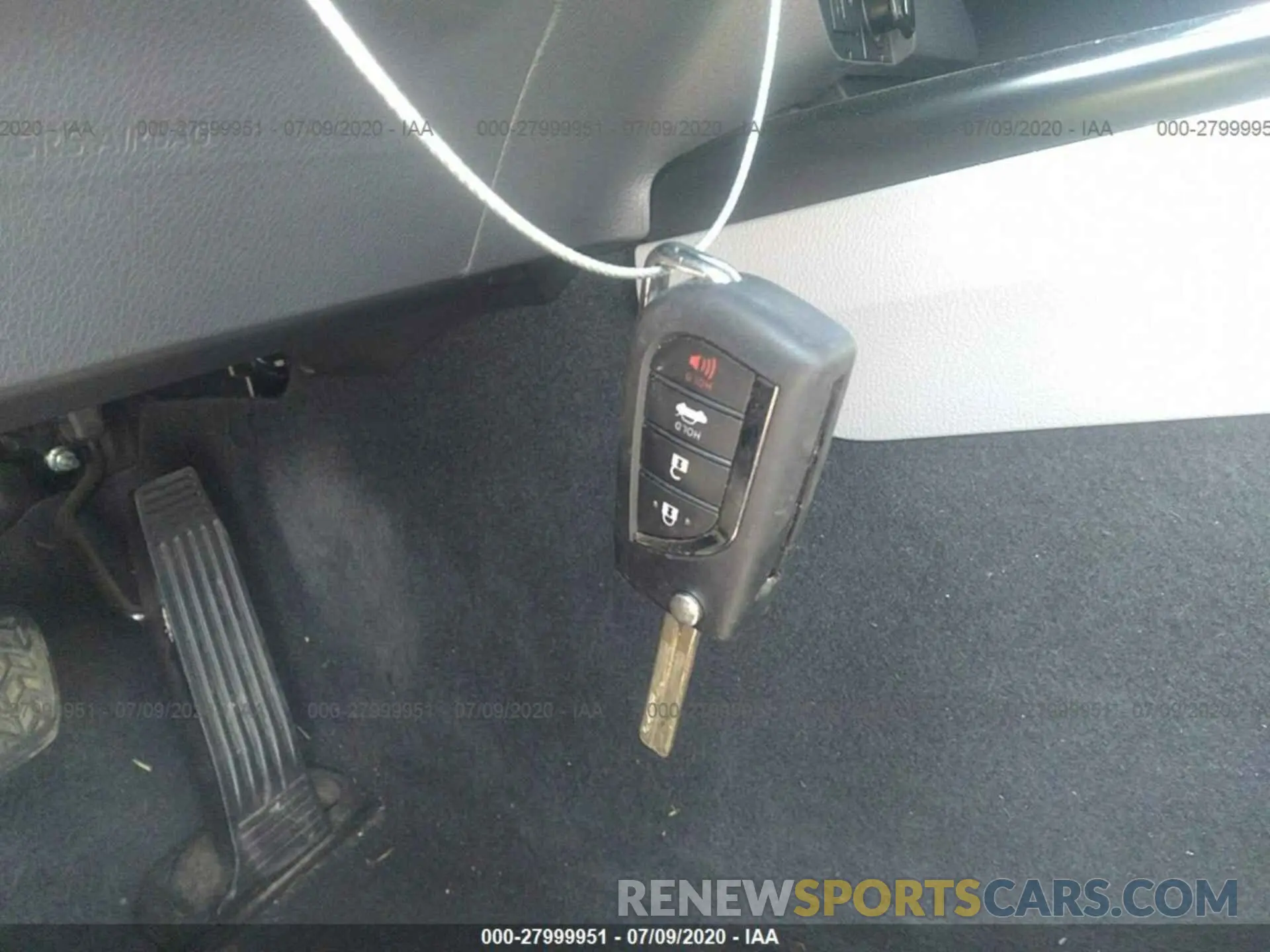 11 Photograph of a damaged car 4T1B11HK9KU855448 TOYOTA CAMRY 2019
