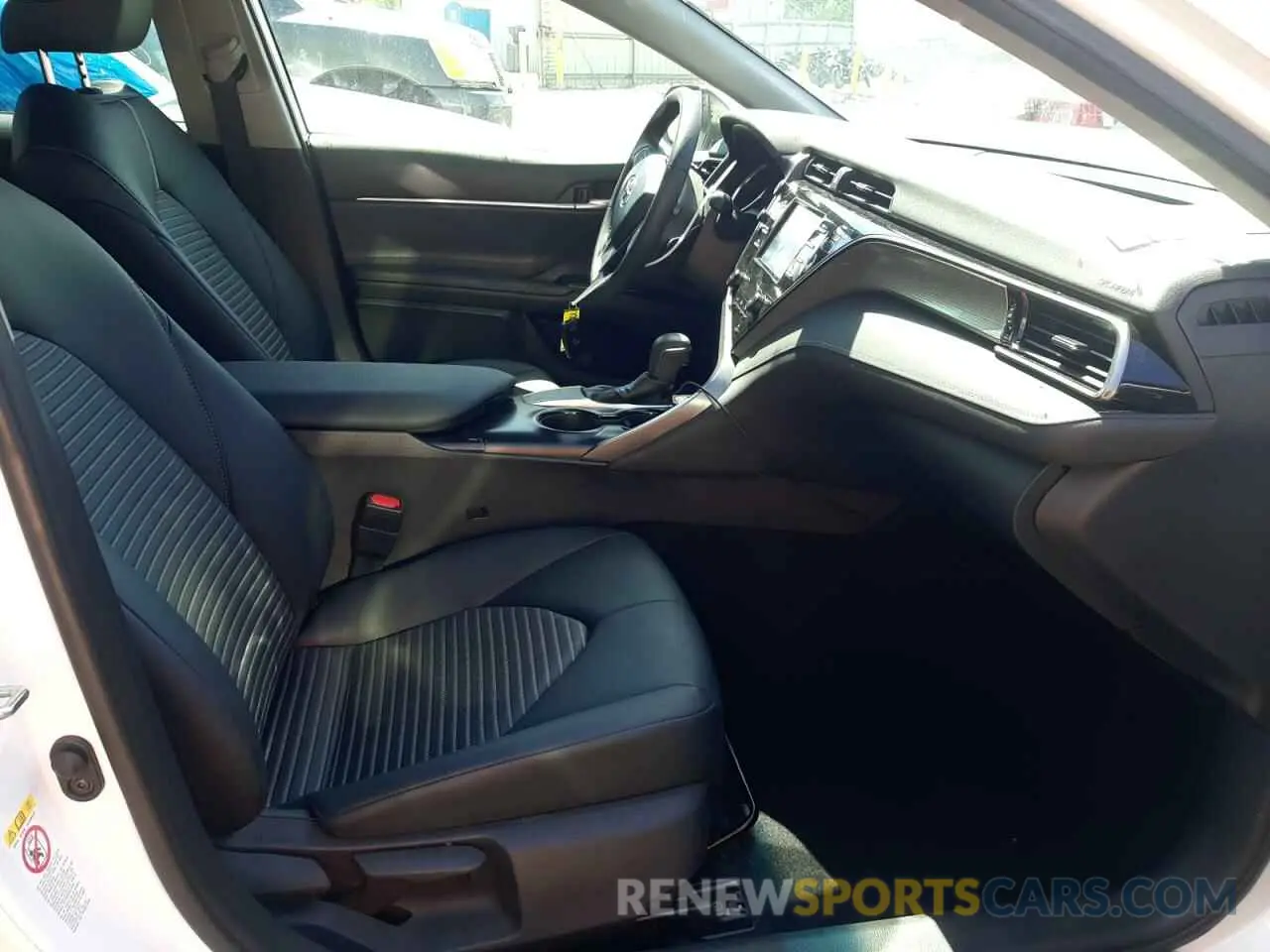5 Фотография поврежденного автомобиля 4T1B11HKXKU161514 TOYOTA CAMRY 2019