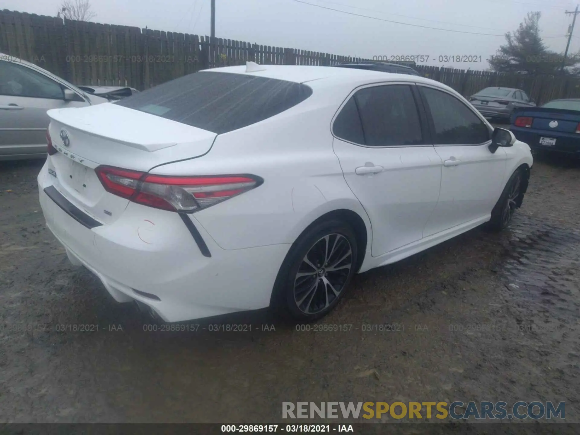4 Photograph of a damaged car 4T1B11HKXKU161593 TOYOTA CAMRY 2019