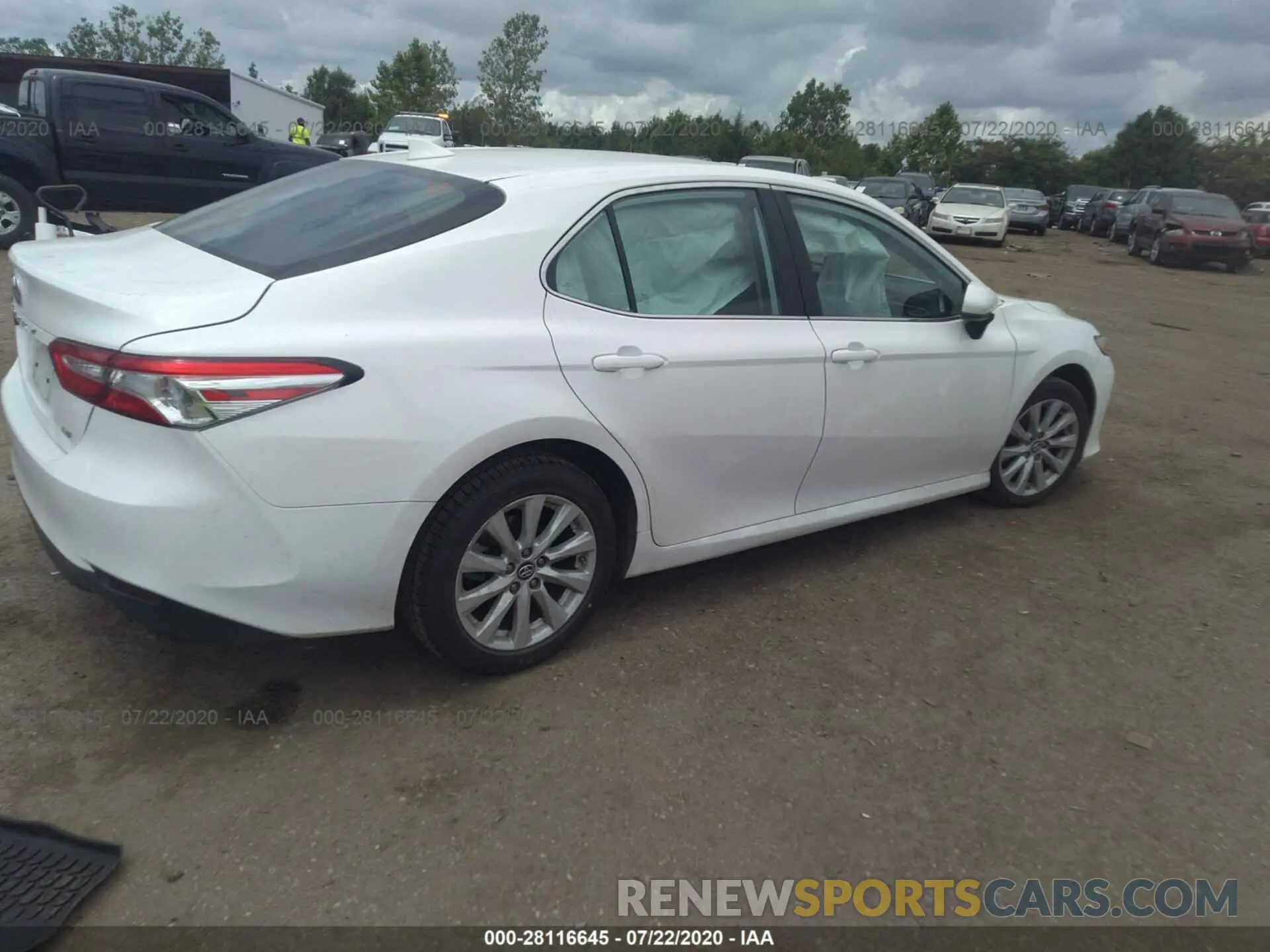 4 Photograph of a damaged car 4T1B11HKXKU162131 TOYOTA CAMRY 2019