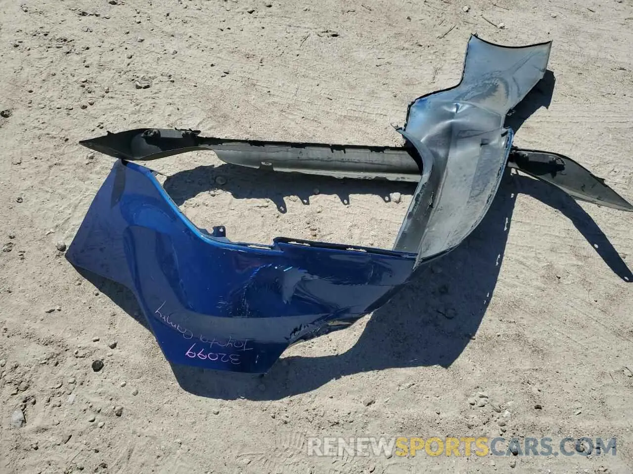 12 Photograph of a damaged car 4T1B11HKXKU163280 TOYOTA CAMRY 2019