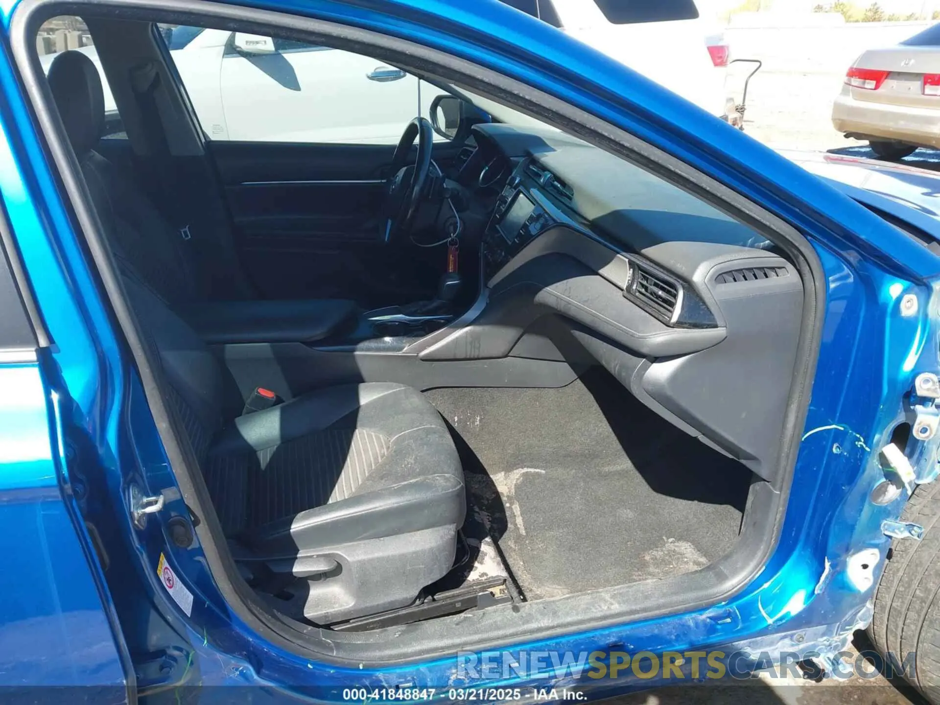 5 Фотография поврежденного автомобиля 4T1B11HKXKU173212 TOYOTA CAMRY 2019