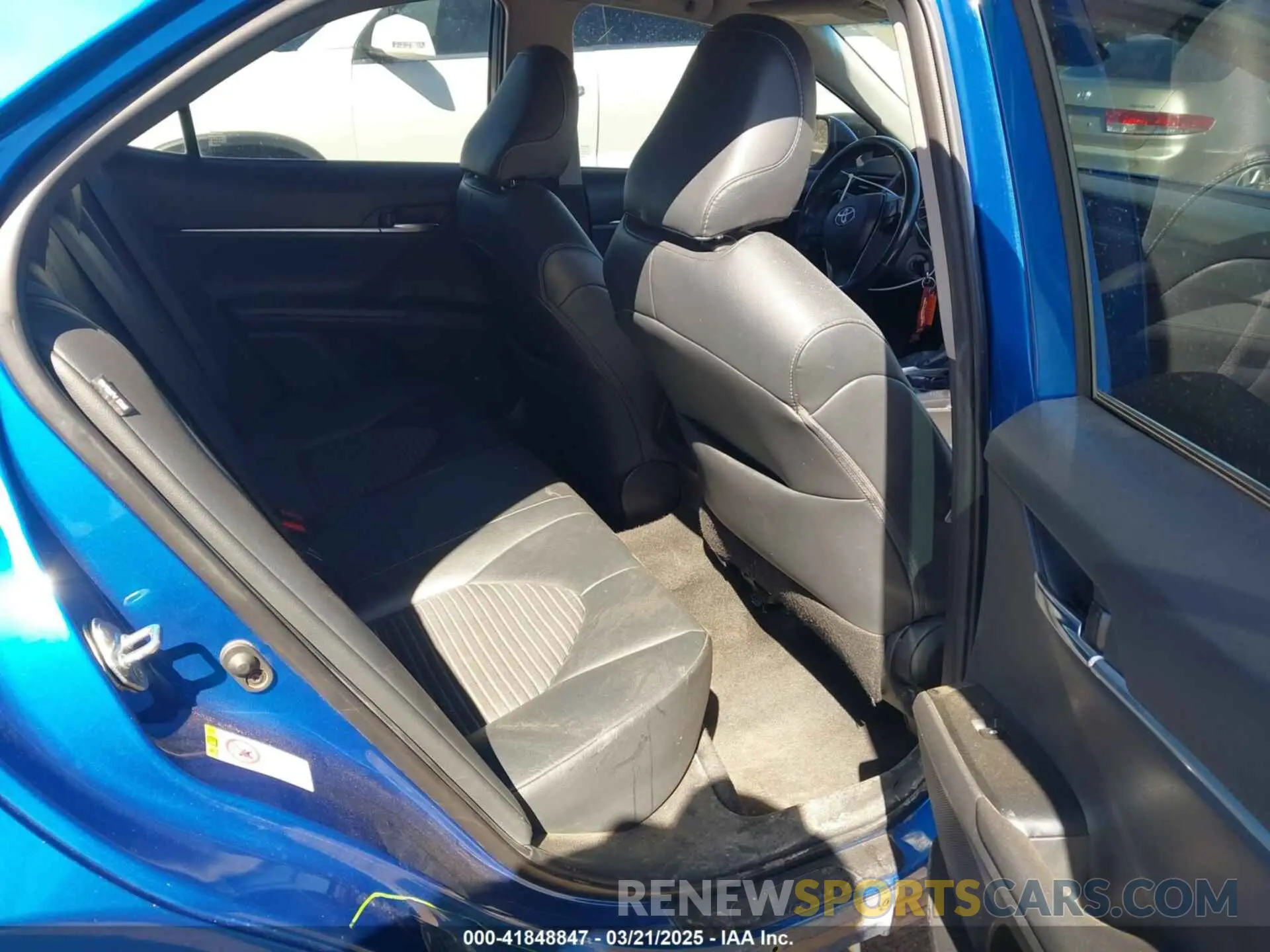 8 Фотография поврежденного автомобиля 4T1B11HKXKU173212 TOYOTA CAMRY 2019