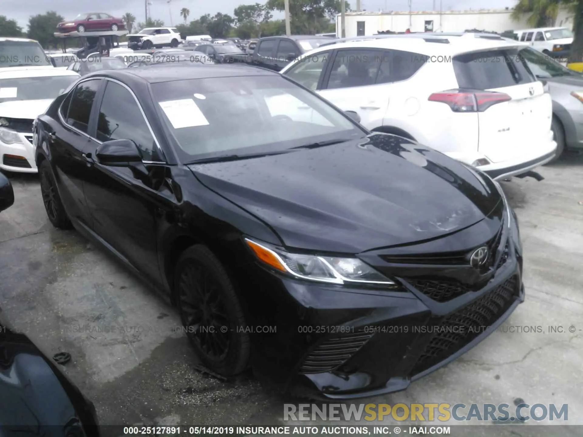 1 Photograph of a damaged car 4T1B11HKXKU185876 TOYOTA CAMRY 2019