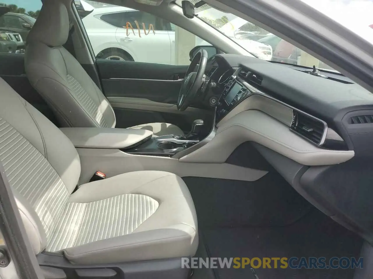 5 Фотография поврежденного автомобиля 4T1B11HKXKU188521 TOYOTA CAMRY 2019