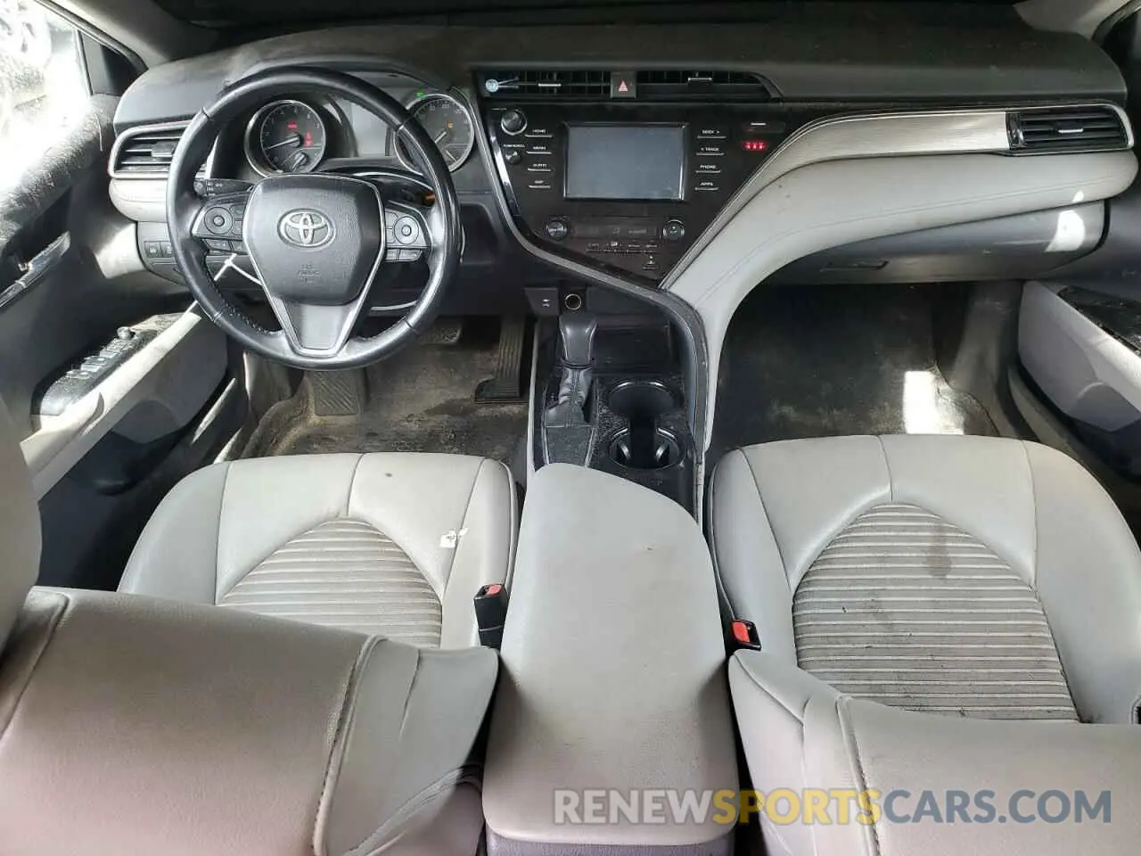 8 Photograph of a damaged car 4T1B11HKXKU199731 TOYOTA CAMRY 2019