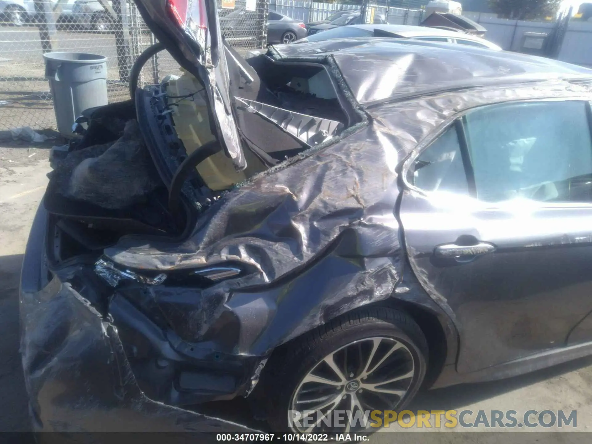 6 Photograph of a damaged car 4T1B11HKXKU200604 TOYOTA CAMRY 2019