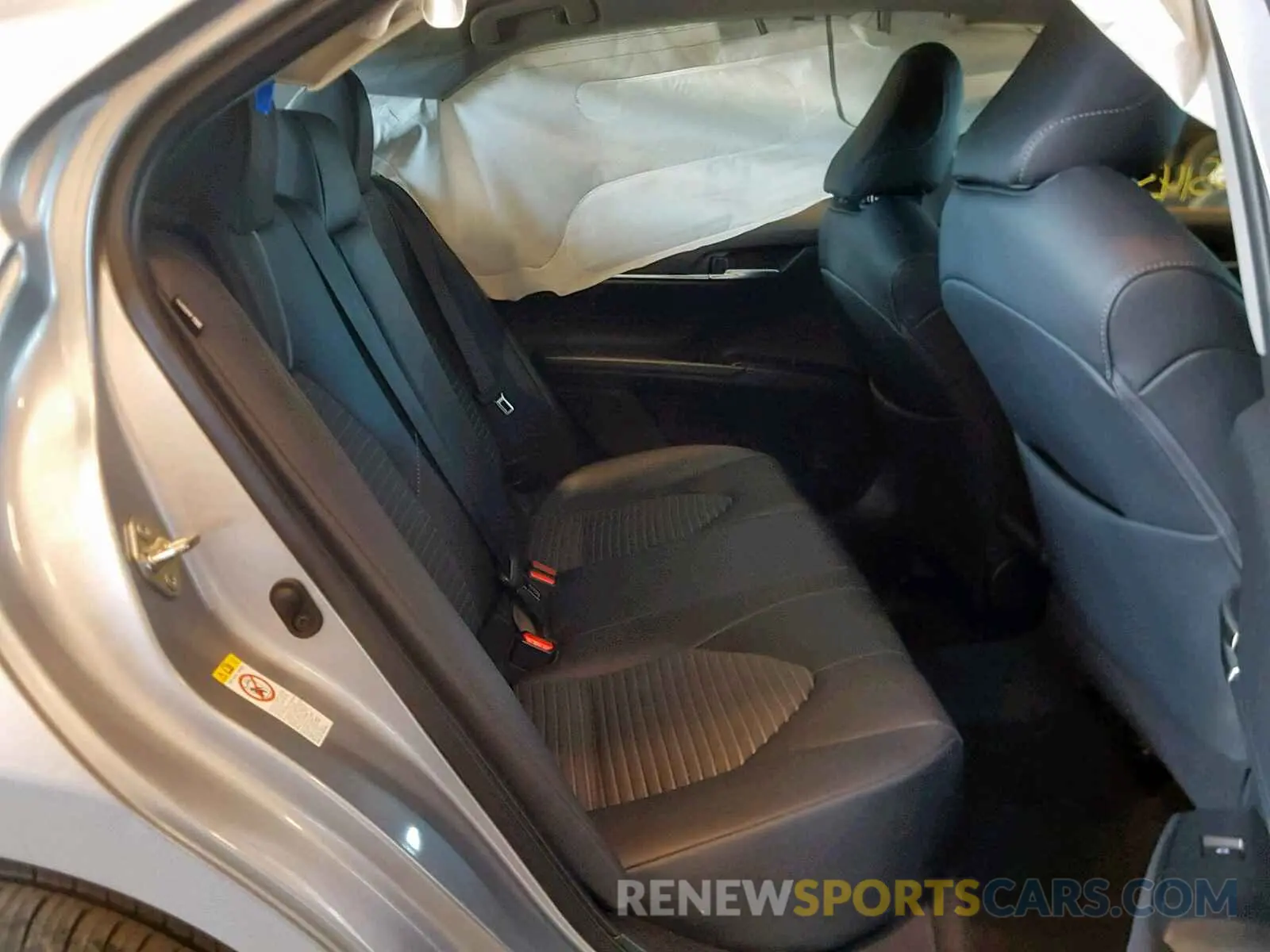 6 Photograph of a damaged car 4T1B11HKXKU205463 TOYOTA CAMRY 2019