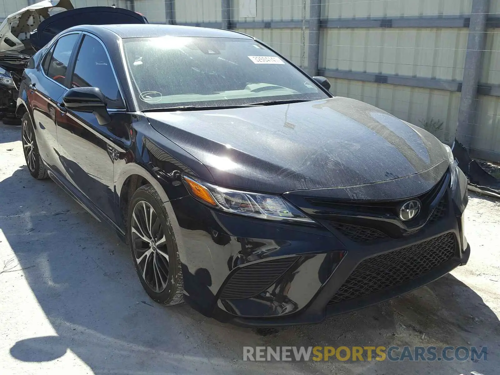 1 Photograph of a damaged car 4T1B11HKXKU212798 TOYOTA CAMRY 2019