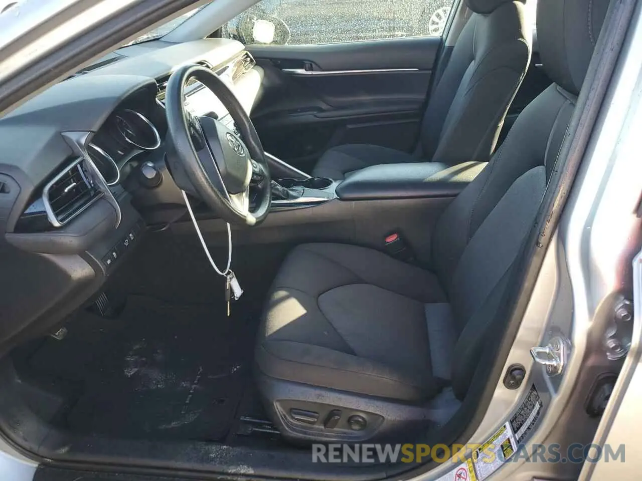 7 Photograph of a damaged car 4T1B11HKXKU239113 TOYOTA CAMRY 2019