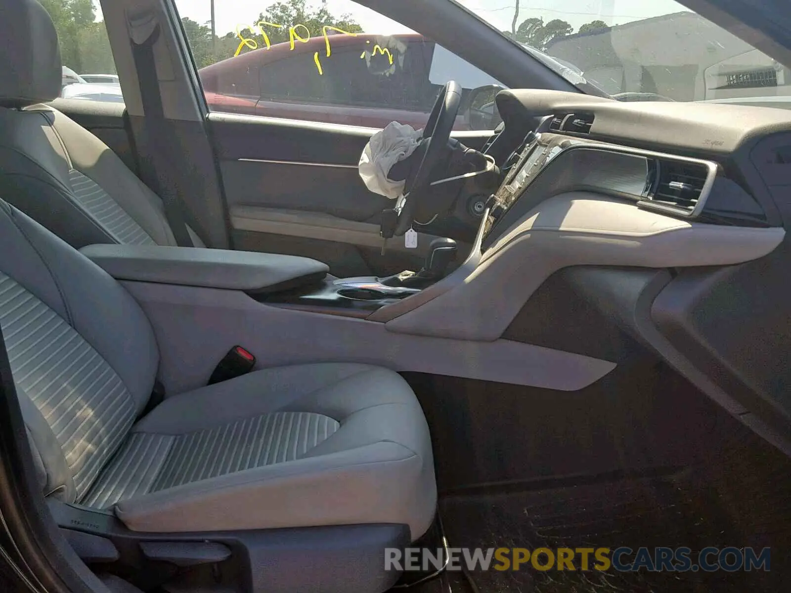 5 Photograph of a damaged car 4T1B11HKXKU244117 TOYOTA CAMRY 2019