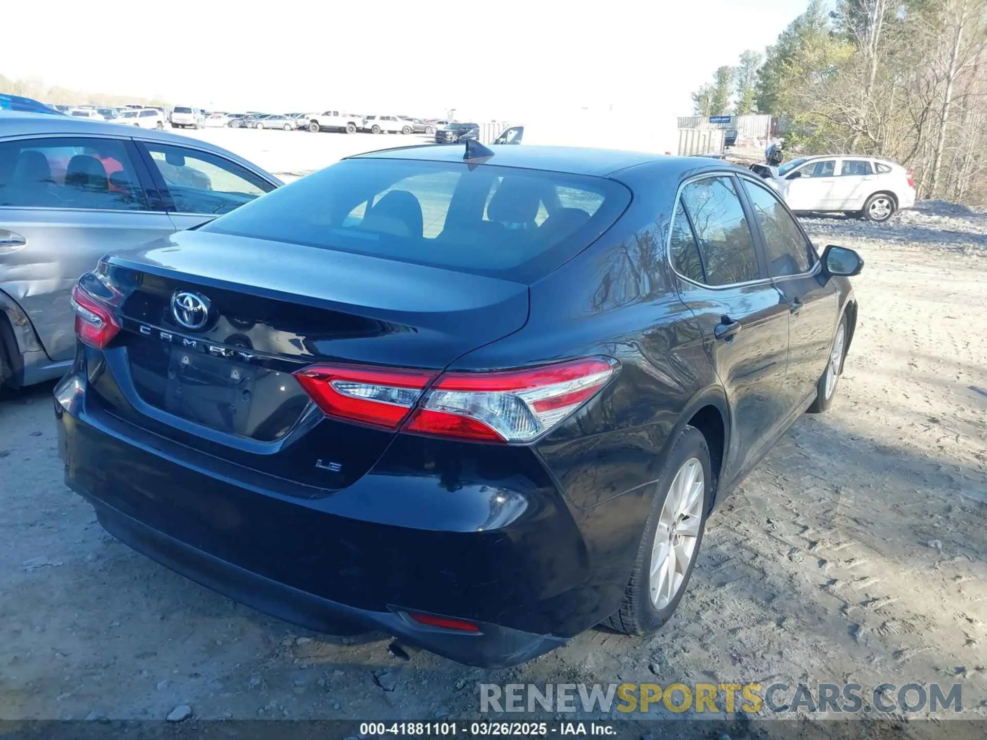 4 Photograph of a damaged car 4T1B11HKXKU246756 TOYOTA CAMRY 2019