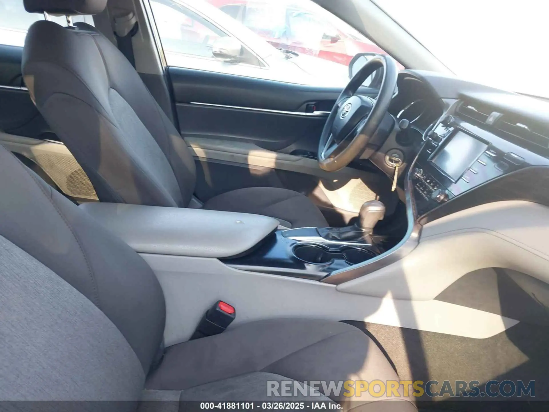 5 Photograph of a damaged car 4T1B11HKXKU246756 TOYOTA CAMRY 2019