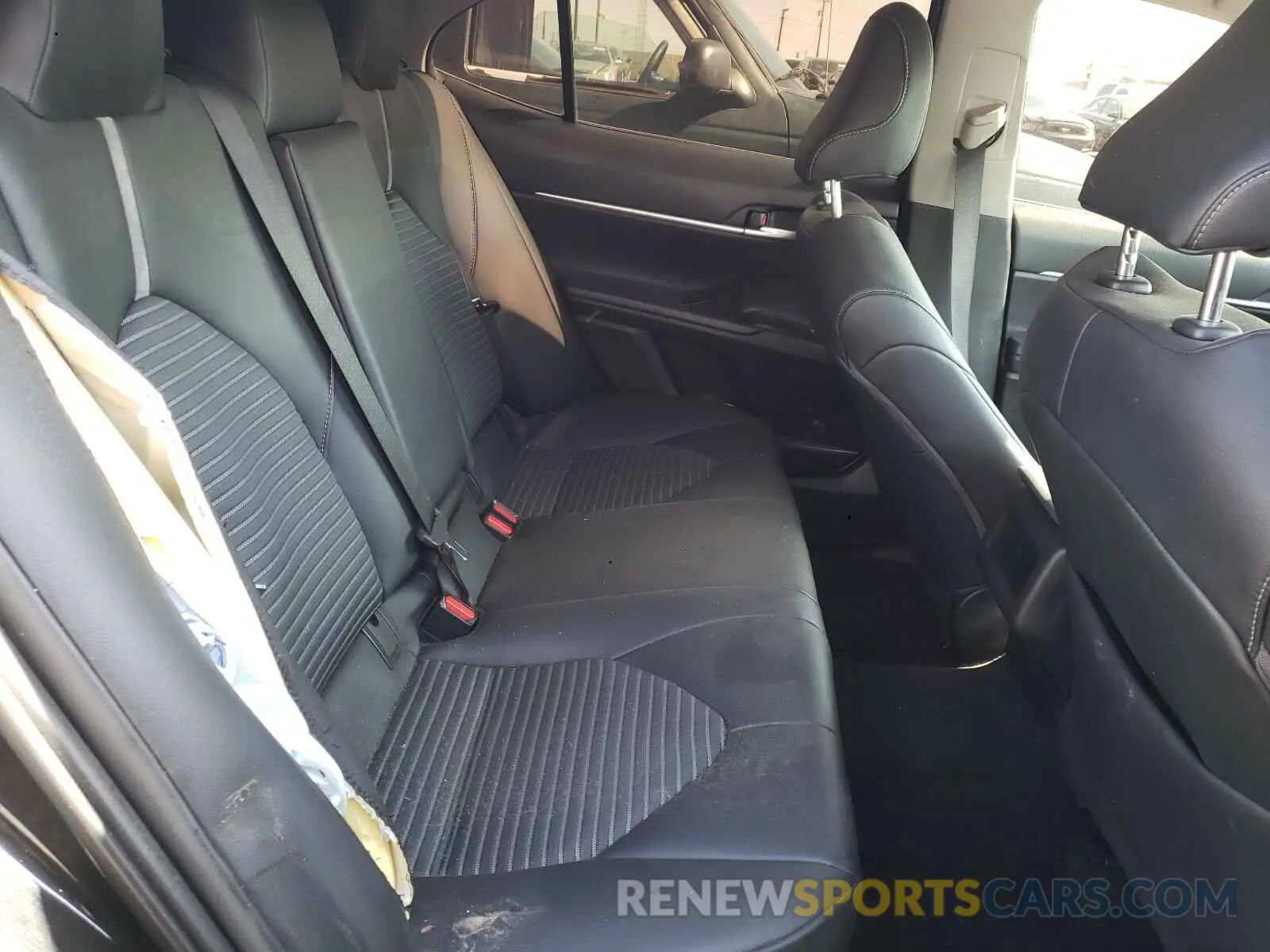 6 Photograph of a damaged car 4T1B11HKXKU250242 TOYOTA CAMRY 2019