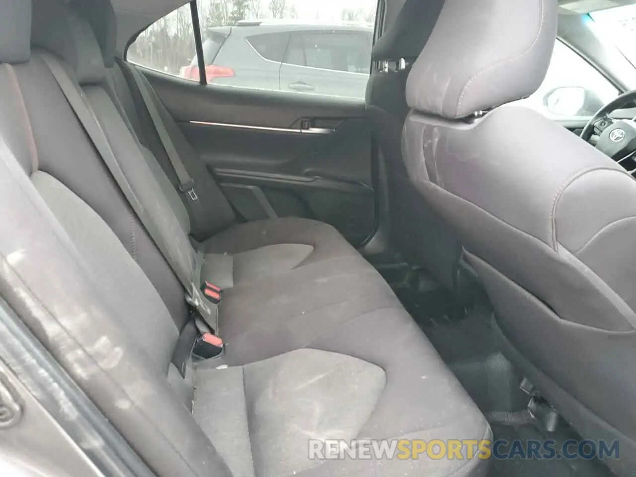 10 Photograph of a damaged car 4T1B11HKXKU250516 TOYOTA CAMRY 2019
