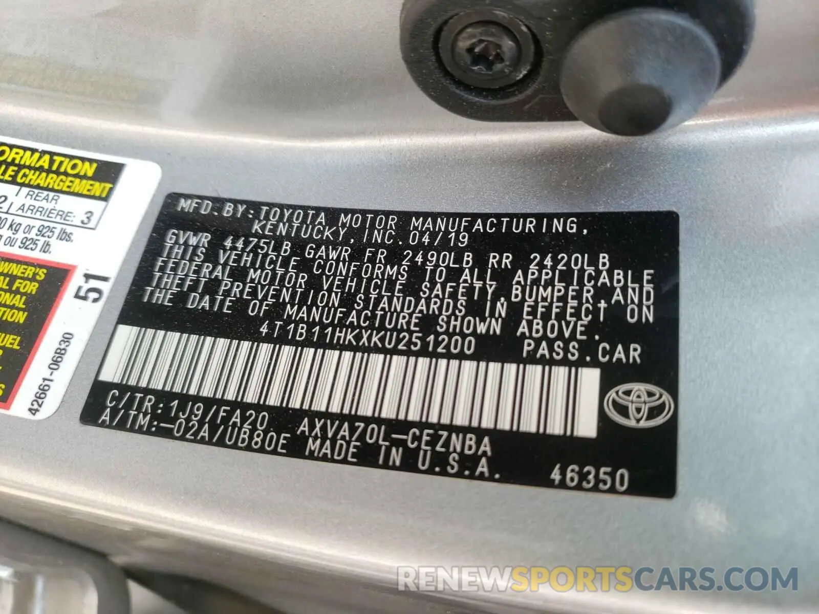 10 Photograph of a damaged car 4T1B11HKXKU251200 TOYOTA CAMRY 2019
