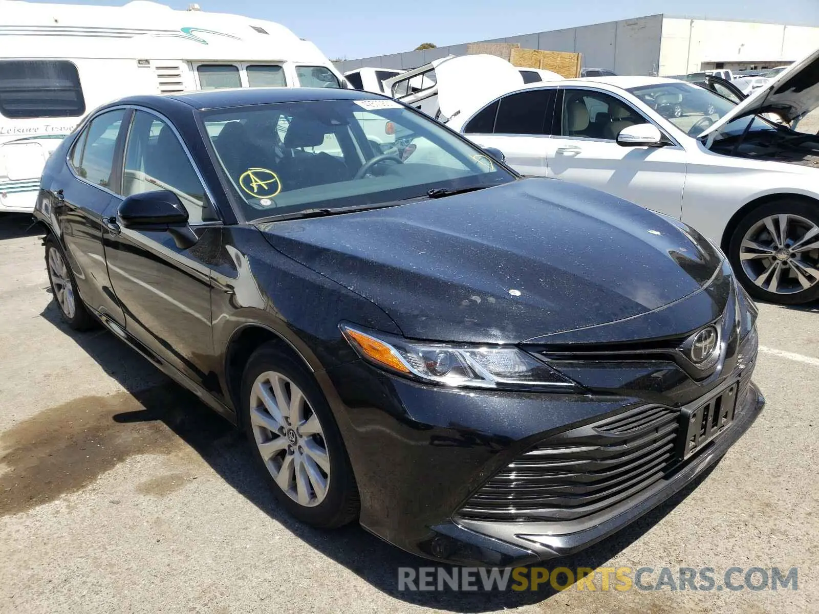 1 Photograph of a damaged car 4T1B11HKXKU252668 TOYOTA CAMRY 2019