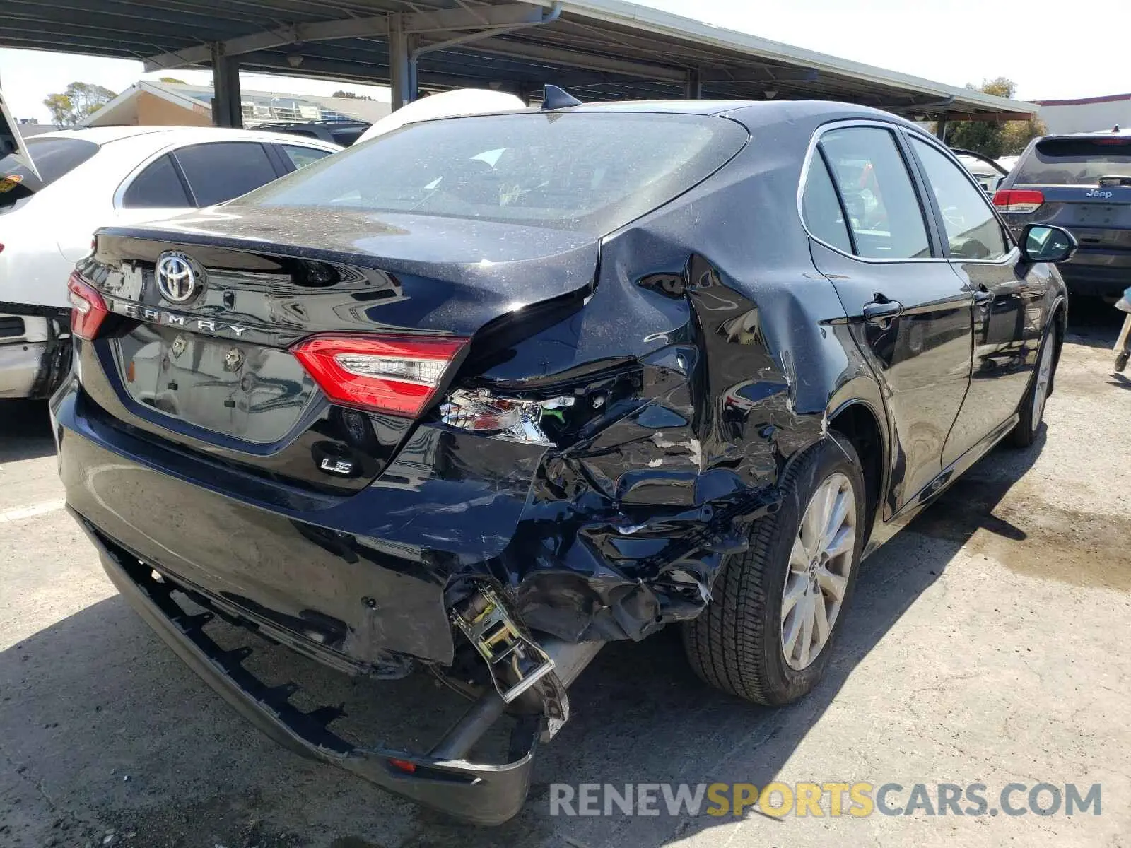 4 Photograph of a damaged car 4T1B11HKXKU252668 TOYOTA CAMRY 2019