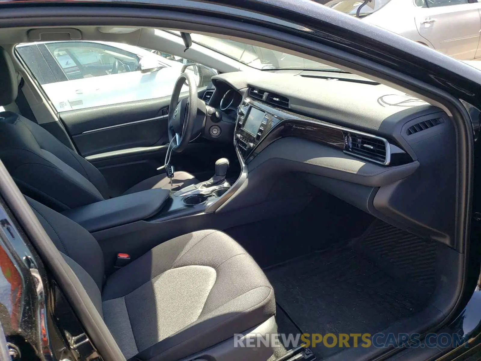 5 Photograph of a damaged car 4T1B11HKXKU252668 TOYOTA CAMRY 2019