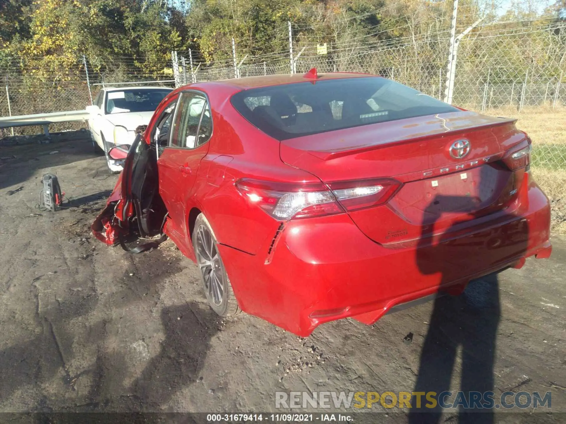 3 Photograph of a damaged car 4T1B11HKXKU255960 TOYOTA CAMRY 2019