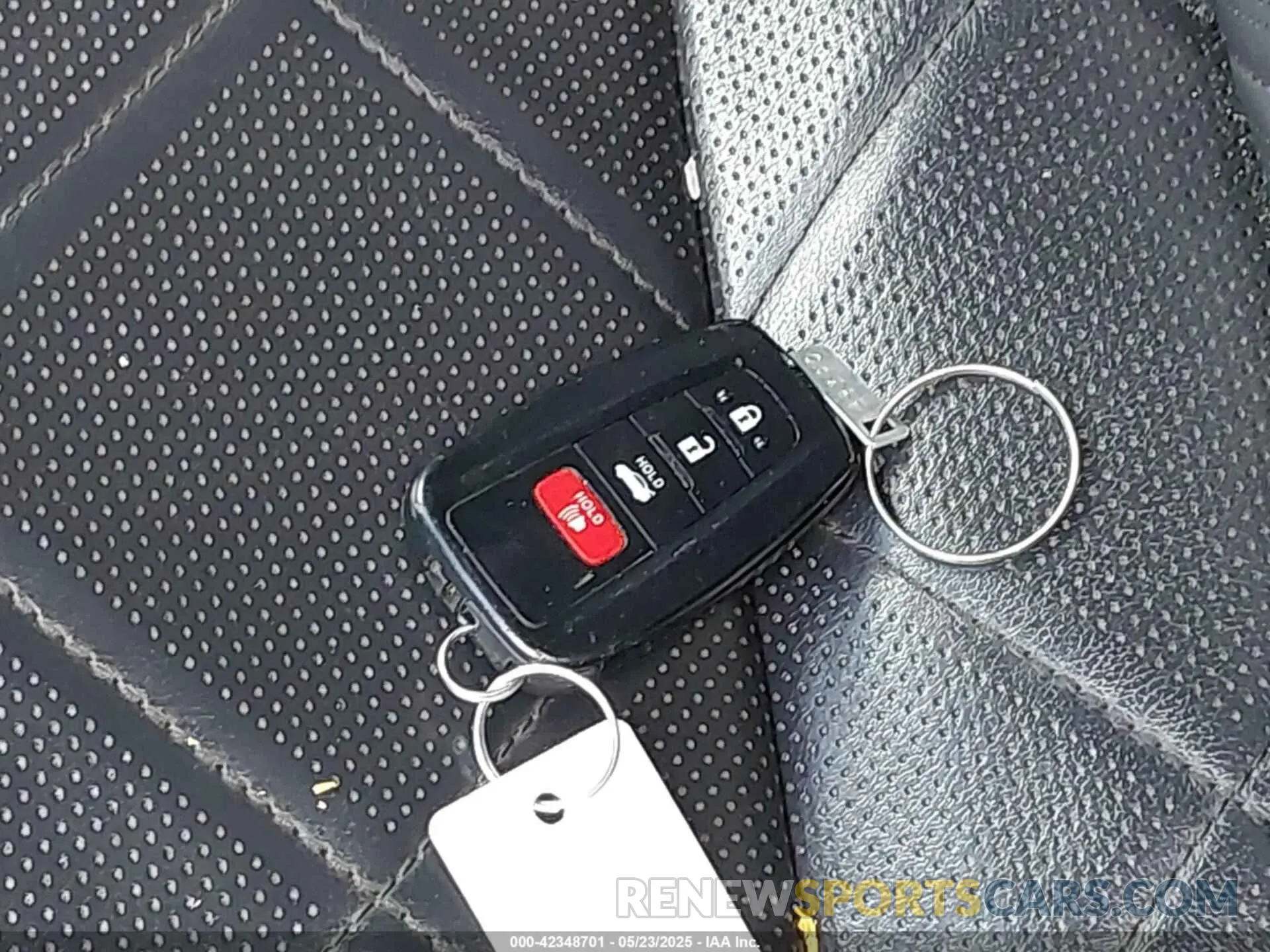 11 Фотография поврежденного автомобиля 4T1B11HKXKU261063 TOYOTA CAMRY 2019