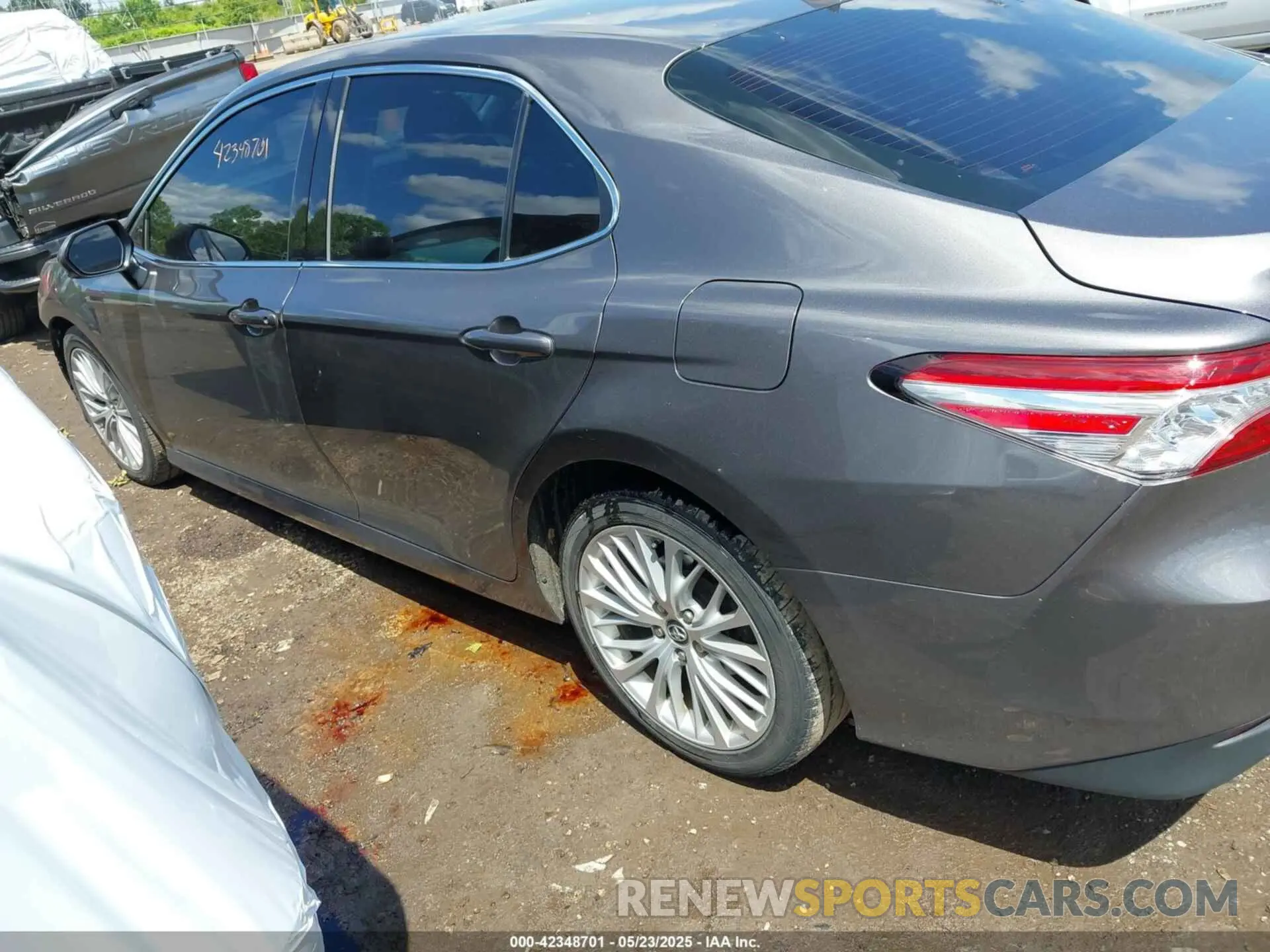 14 Фотография поврежденного автомобиля 4T1B11HKXKU261063 TOYOTA CAMRY 2019