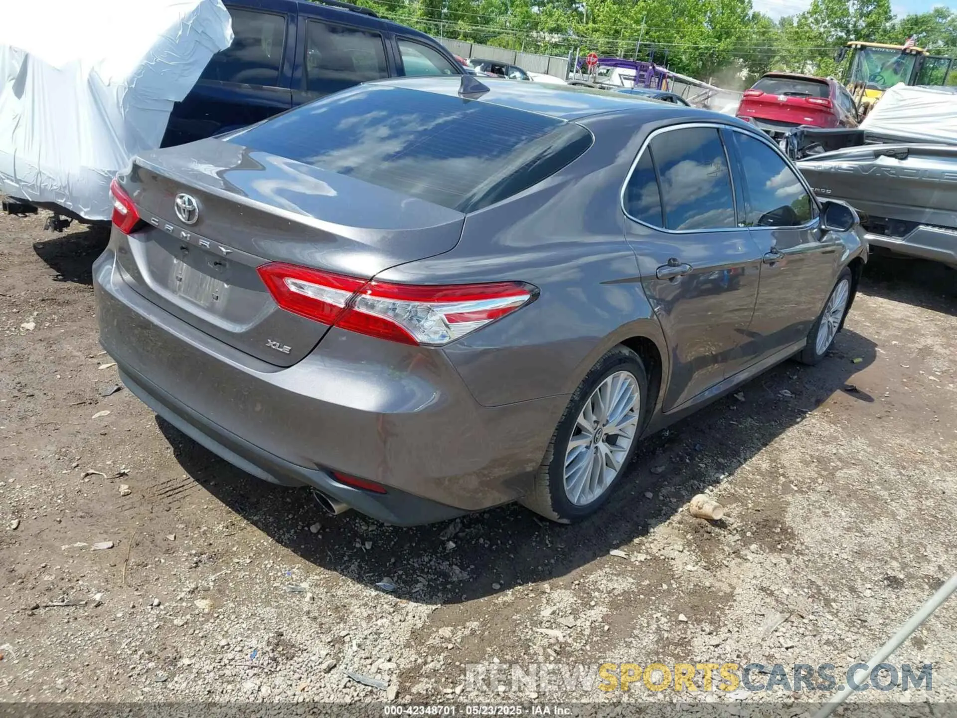 4 Фотография поврежденного автомобиля 4T1B11HKXKU261063 TOYOTA CAMRY 2019