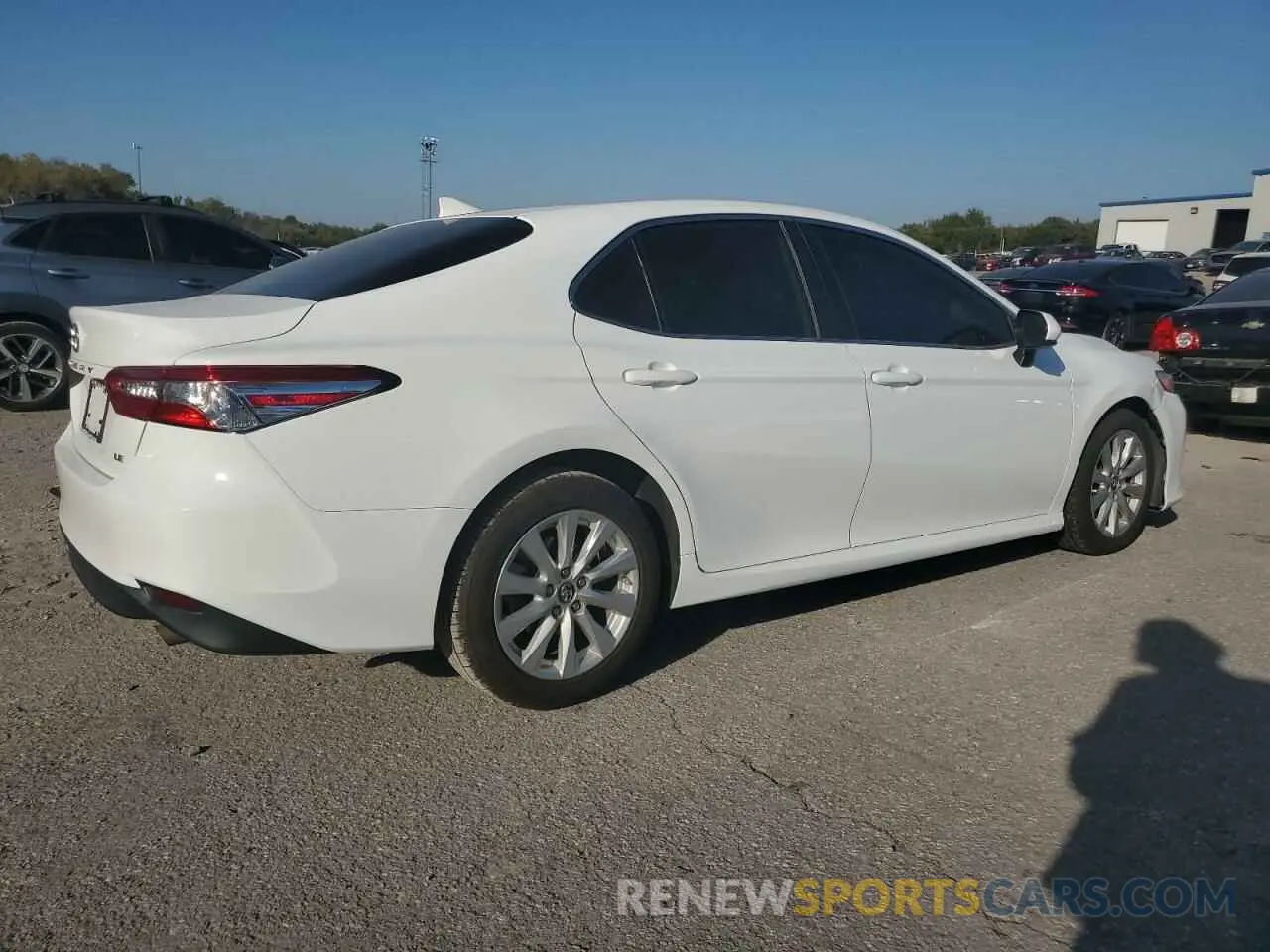 3 Photograph of a damaged car 4T1B11HKXKU261645 TOYOTA CAMRY 2019