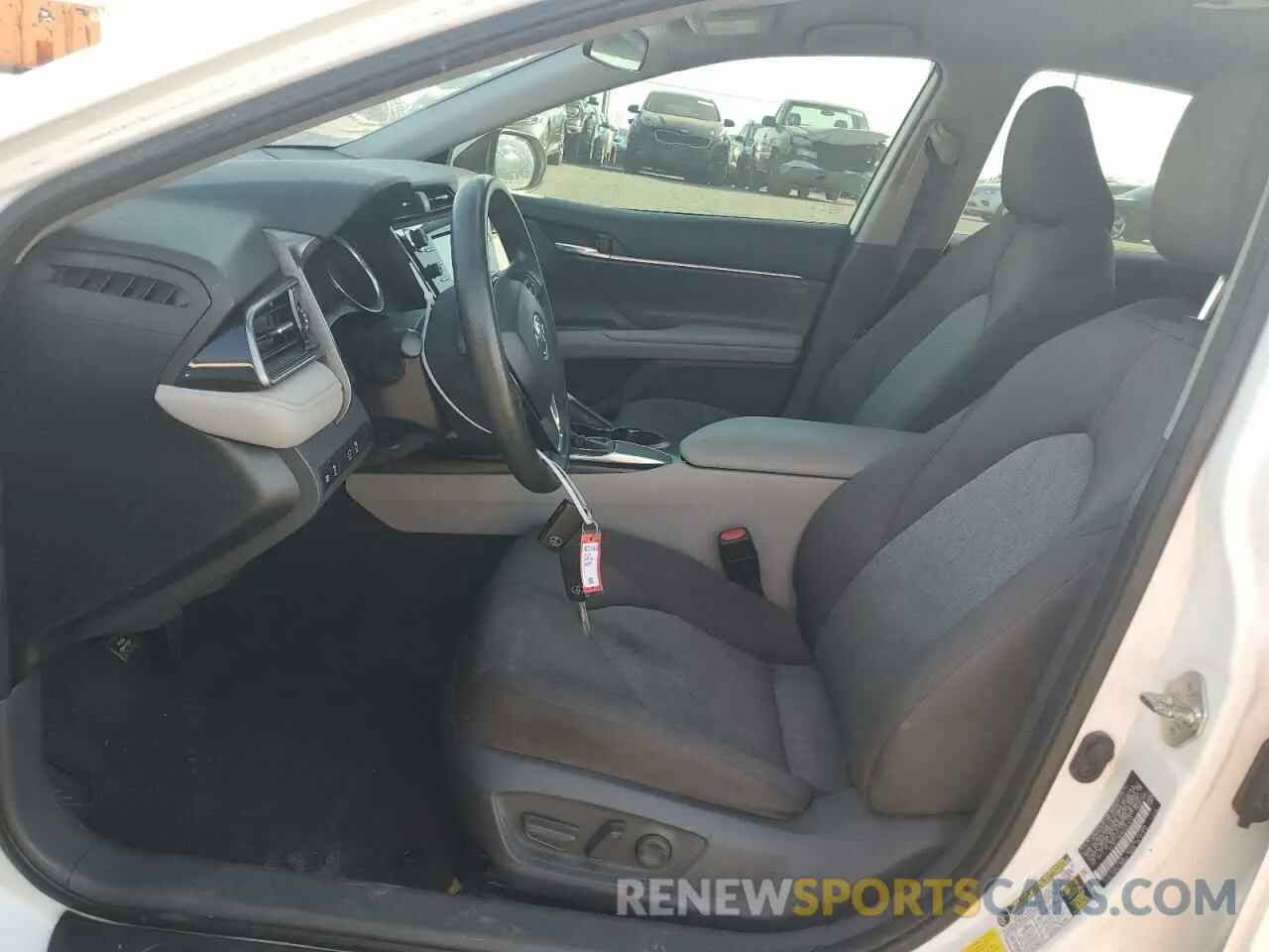 7 Photograph of a damaged car 4T1B11HKXKU261645 TOYOTA CAMRY 2019