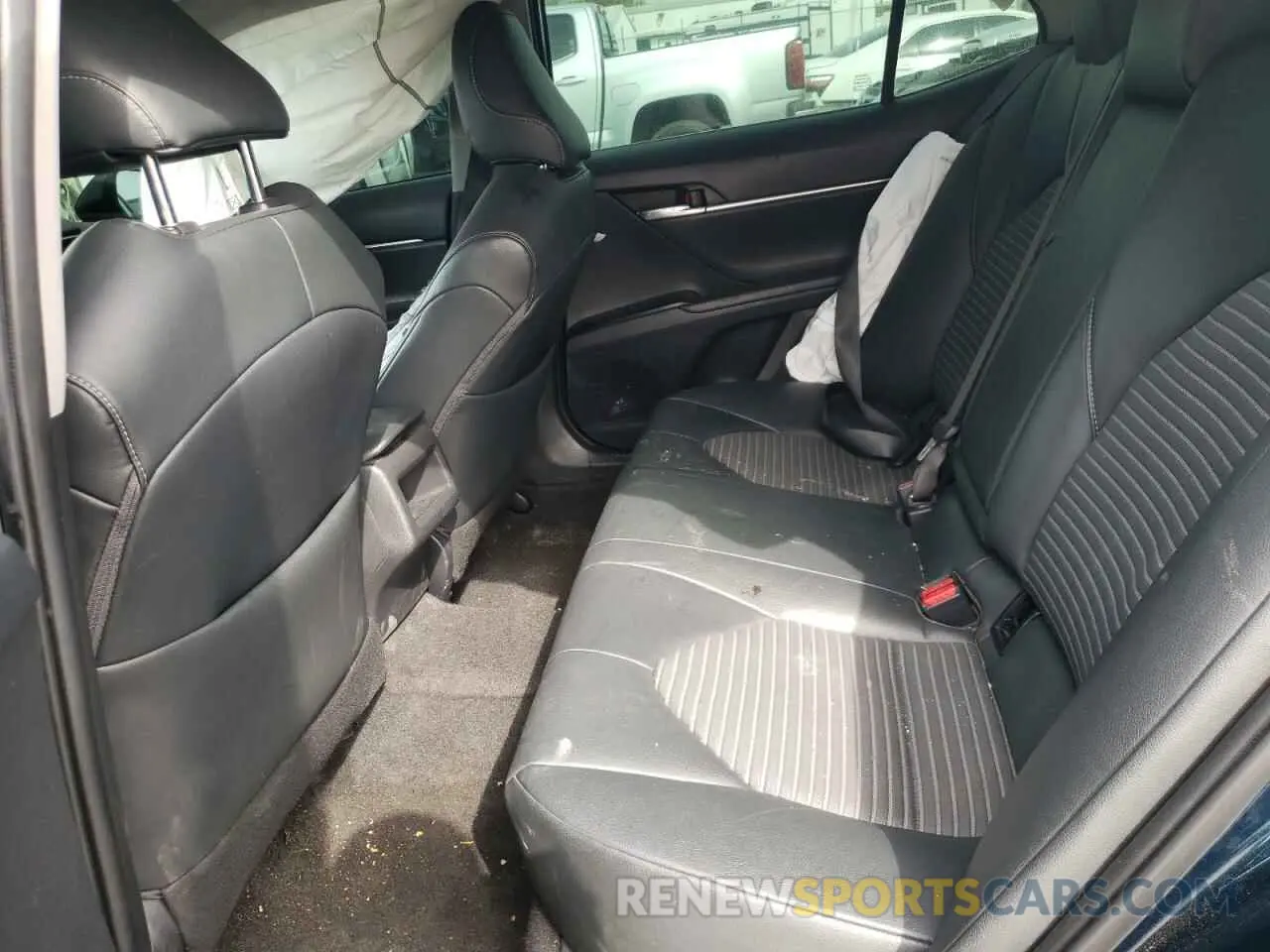 10 Photograph of a damaged car 4T1B11HKXKU263184 TOYOTA CAMRY 2019