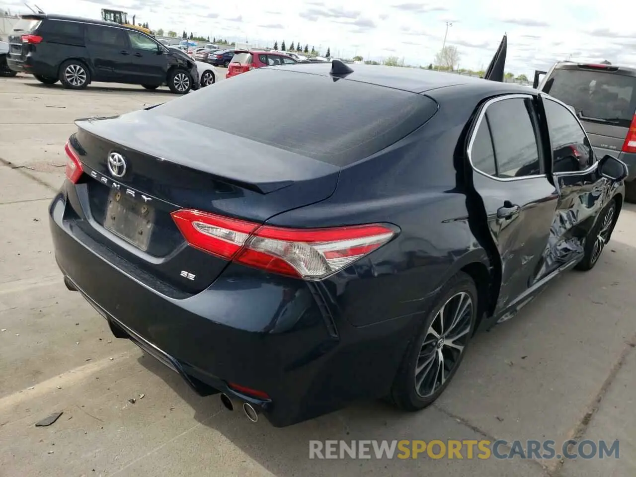 3 Photograph of a damaged car 4T1B11HKXKU263184 TOYOTA CAMRY 2019