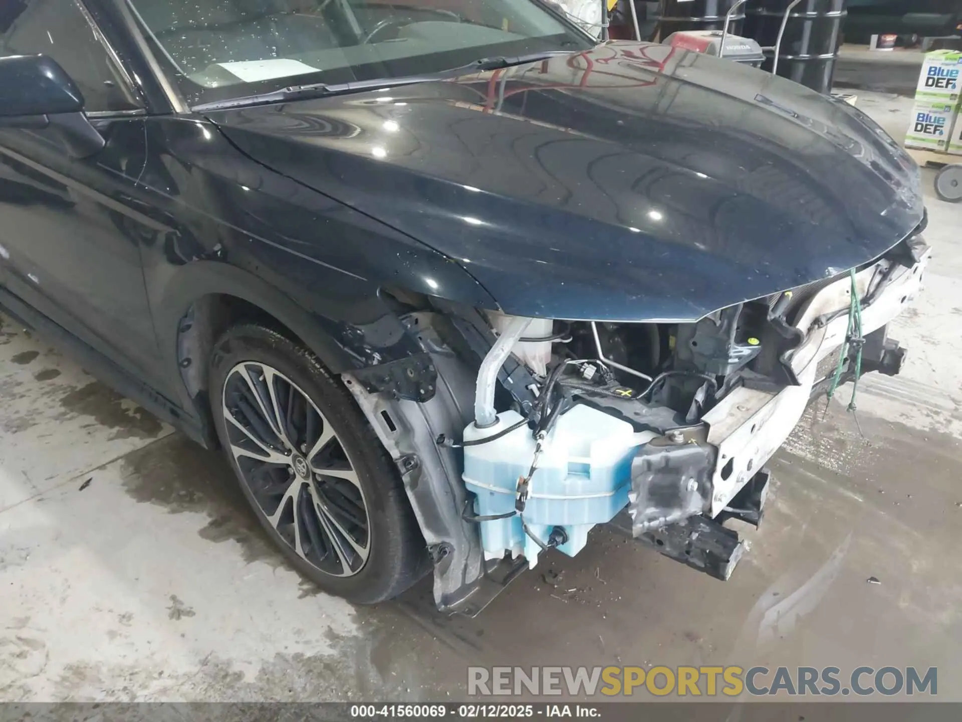 17 Photograph of a damaged car 4T1B11HKXKU264268 TOYOTA CAMRY 2019