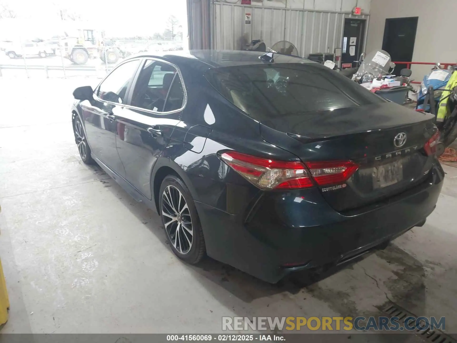 3 Photograph of a damaged car 4T1B11HKXKU264268 TOYOTA CAMRY 2019
