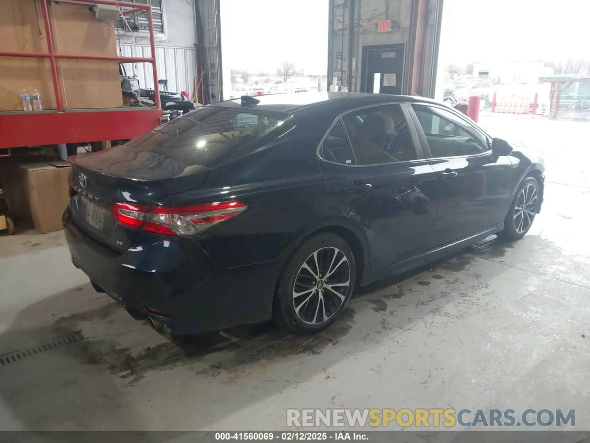 4 Photograph of a damaged car 4T1B11HKXKU264268 TOYOTA CAMRY 2019
