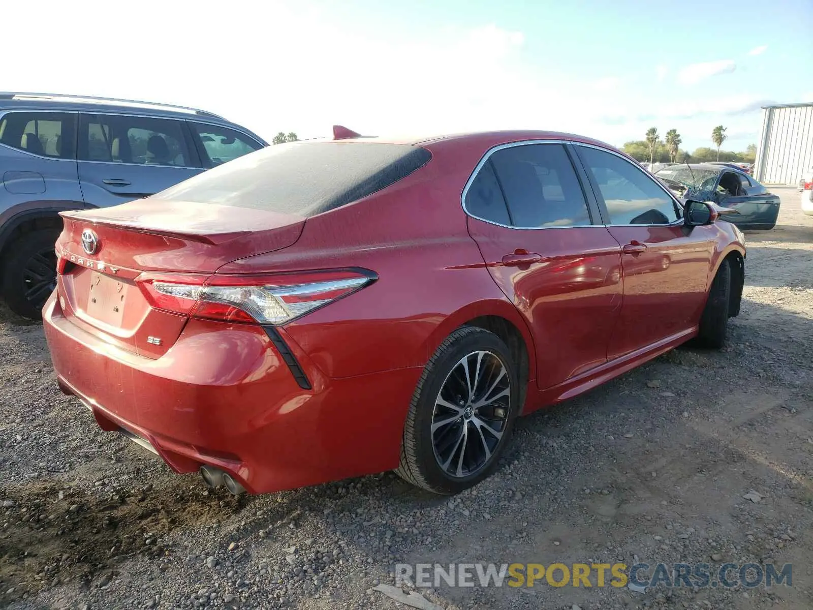 4 Photograph of a damaged car 4T1B11HKXKU267784 TOYOTA CAMRY 2019