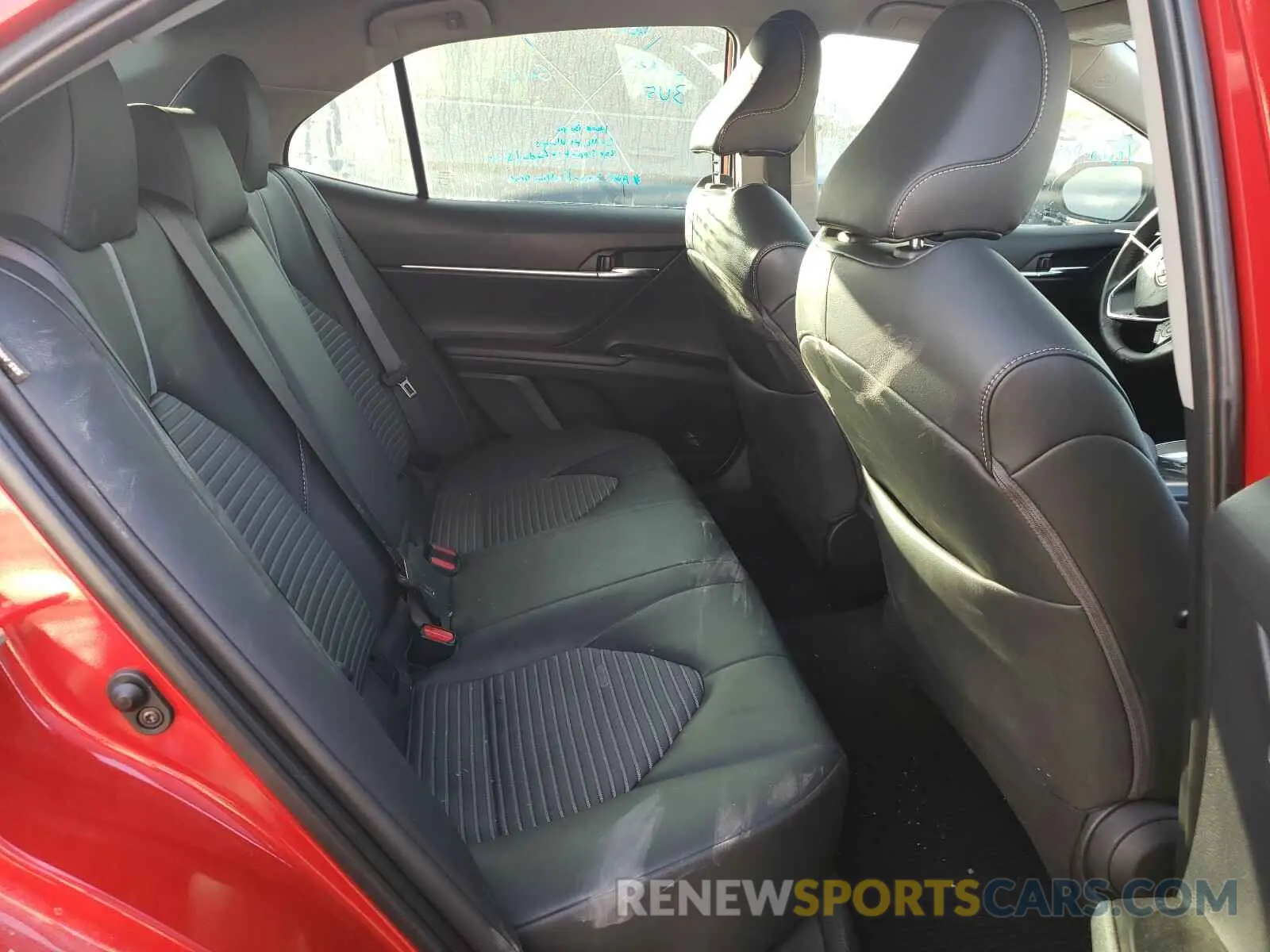6 Photograph of a damaged car 4T1B11HKXKU267784 TOYOTA CAMRY 2019