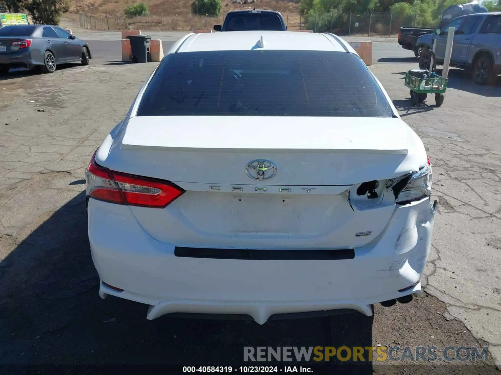 16 Photograph of a damaged car 4T1B11HKXKU271222 TOYOTA CAMRY 2019