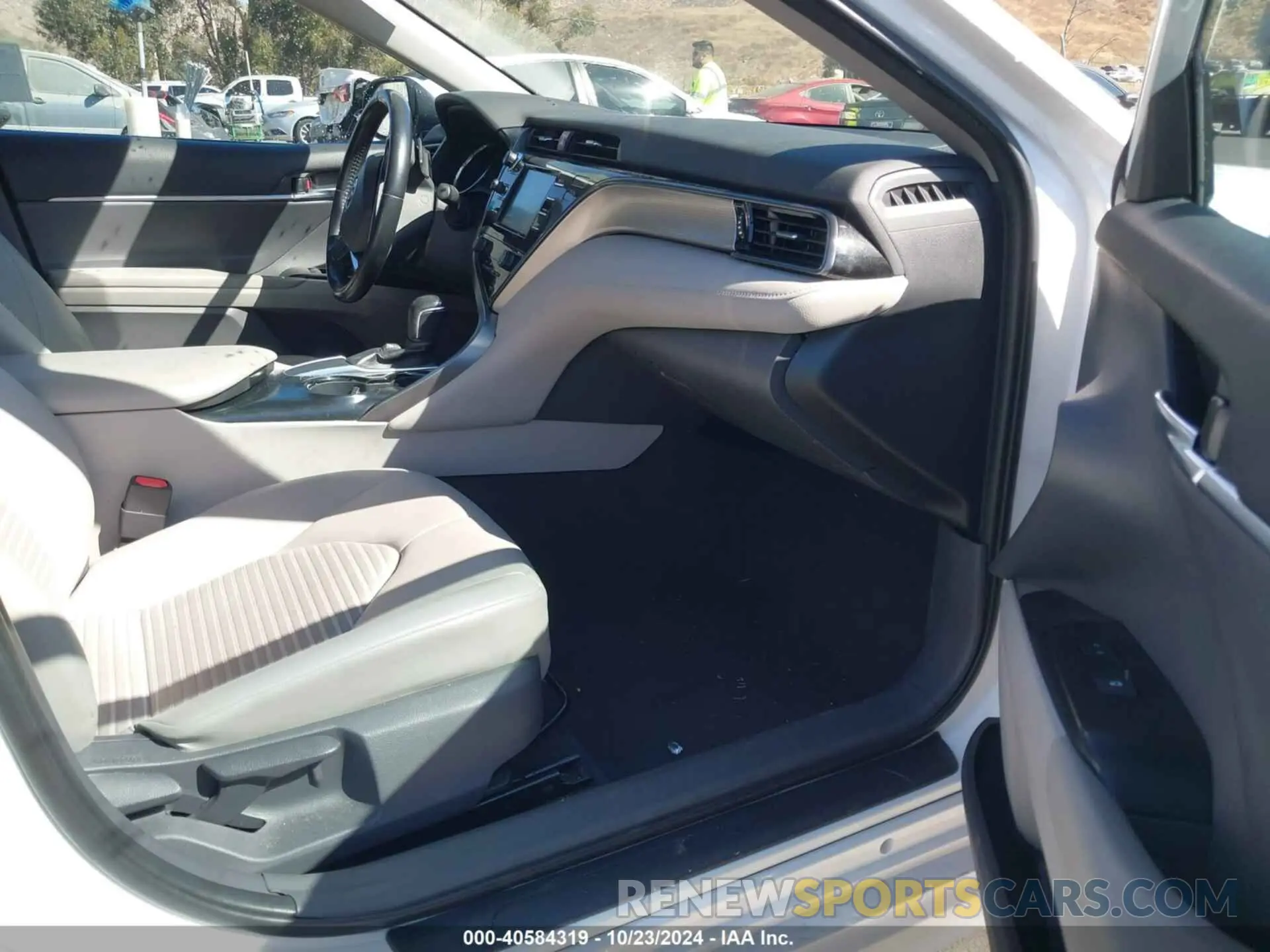 5 Photograph of a damaged car 4T1B11HKXKU271222 TOYOTA CAMRY 2019