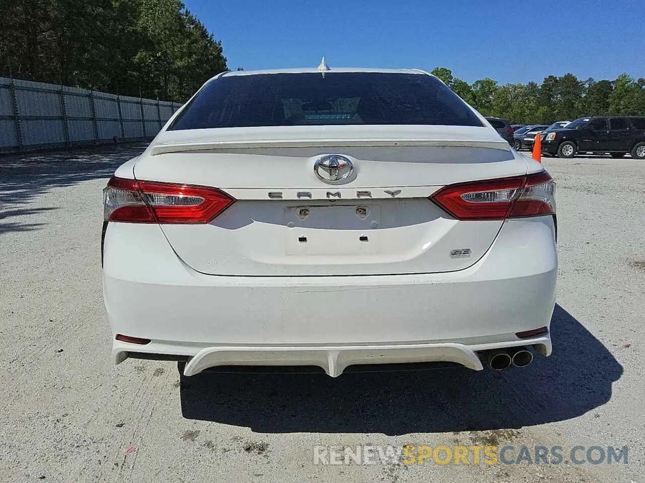 6 Photograph of a damaged car 4T1B11HKXKU275223 TOYOTA CAMRY 2019
