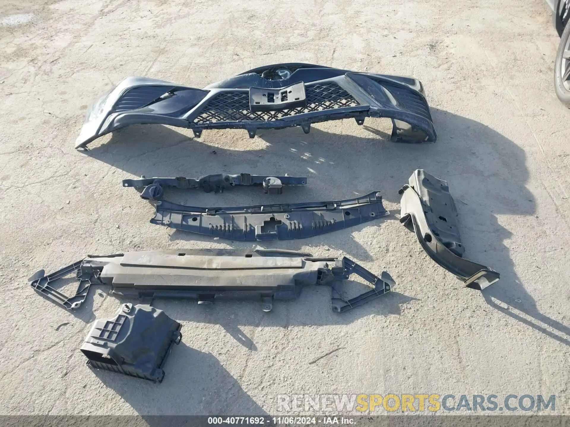 12 Photograph of a damaged car 4T1B11HKXKU282821 TOYOTA CAMRY 2019